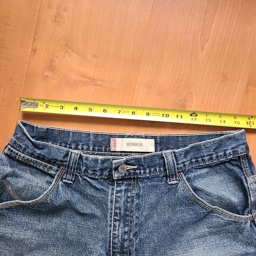 Vintage Levi's Men's Worker Denim Jean Shorts - Picture 4 of 12